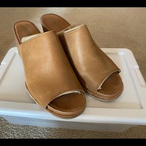 Sorel mule/slide wedge